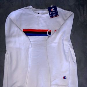 Champion sweater size L NEW